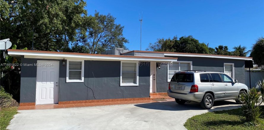 House in West Park, Florida 4 bedrooms, 200.02 sq.m. № 1368688