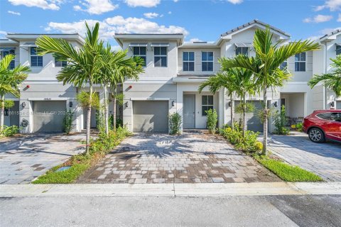 Touwnhouse à vendre à Pembroke Pines, Floride: 3 chambres, 180.04 m2 № 1368686 - photo 3