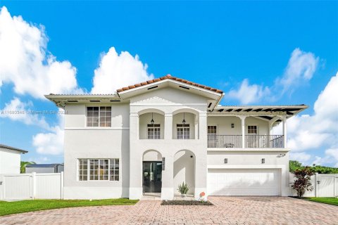 Casa en venta en Miami, Florida, 5 dormitorios, 242.66 m2 № 1410567 - foto 2