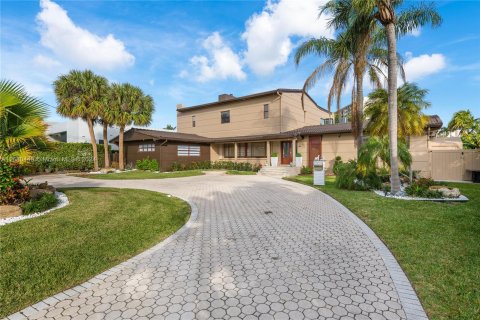 Villa ou maison à vendre à Hallandale Beach, Floride: 6 chambres, 557.51 m2 № 1410607 - photo 6