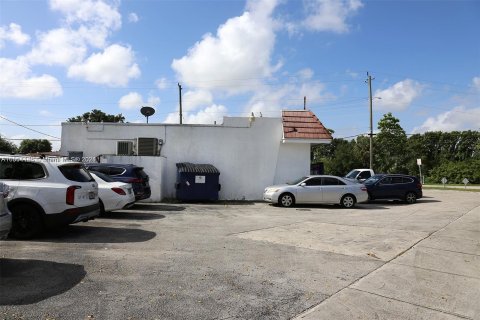 Immobilier commercial à vendre à Miami Springs, Floride № 947743 - photo 11