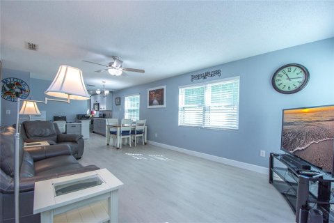 Copropriété à vendre à Saint Petersburg, Floride: 2 chambres, 91.51 m2 № 1307395 - photo 6