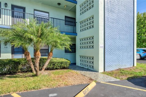 Copropriété à vendre à Saint Petersburg, Floride: 2 chambres, 91.51 m2 № 1307395 - photo 2