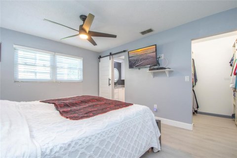 Condo in Saint Petersburg, Florida, 2 bedrooms  № 1307395 - photo 18