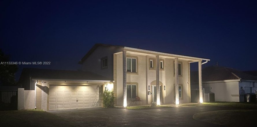 Villa ou maison à Pompano Beach, Floride 5 chambres, 219.44 m2 № 15915