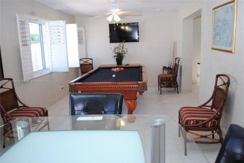 Villa ou maison à louer à Pompano Beach, Floride: 5 chambres, 219.44 m2 № 15915 - photo 13