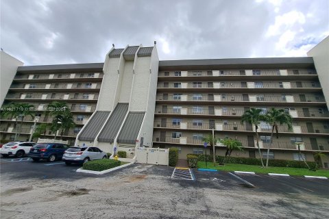 Condo in Davie, Florida, 2 bedrooms  № 1242390 - photo 20