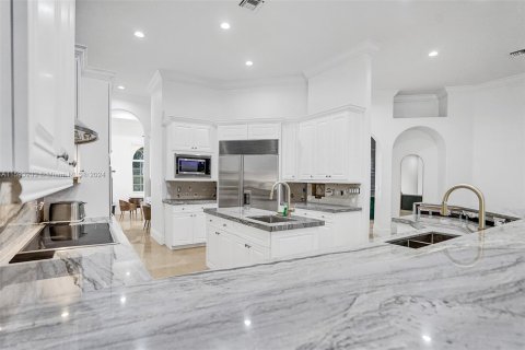 Villa ou maison à vendre à Davie, Floride: 9 chambres, 521.46 m2 № 1185769 - photo 25