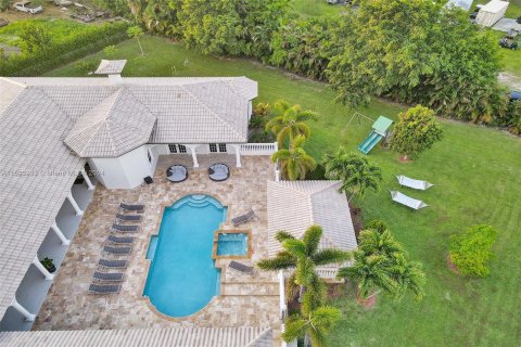 Villa ou maison à vendre à Davie, Floride: 9 chambres, 521.46 m2 № 1185769 - photo 18