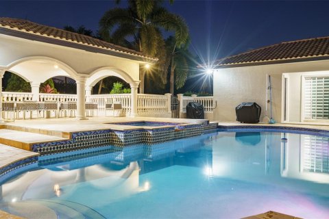 Villa ou maison à vendre à Davie, Floride: 9 chambres, 521.46 m2 № 1185769 - photo 3