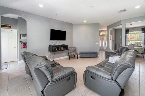 Casa en venta en Kissimmee, Florida, 5 dormitorios, 301.75 m2 № 1286972 - foto 10