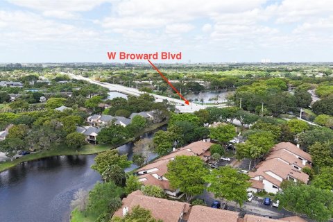 Townhouse in Plantation, Florida 2 bedrooms, 126.35 sq.m. № 1081018 - photo 4