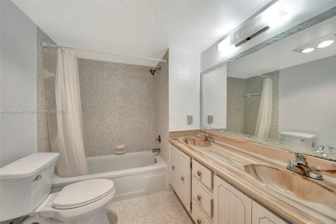 Condo in Sunrise, Florida, 2 bedrooms  № 1311071 - photo 6