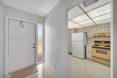 Copropriété à vendre à Sunrise, Floride: 2 chambres, 107.95 m2 № 1311071 - photo 19