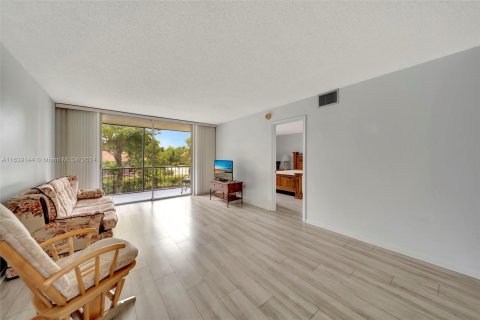 Copropriété à vendre à Sunrise, Floride: 2 chambres, 107.95 m2 № 1311071 - photo 14