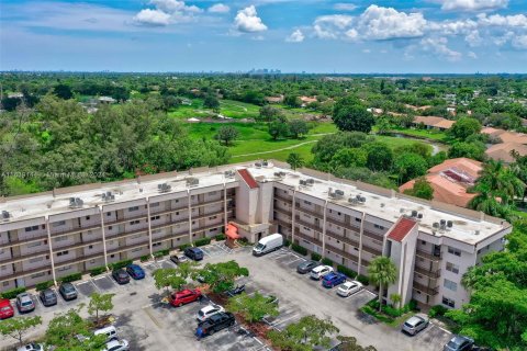 Condo in Sunrise, Florida, 2 bedrooms  № 1311071 - photo 25