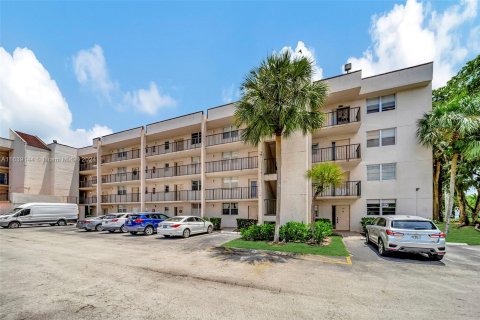 Copropriété à vendre à Sunrise, Floride: 2 chambres, 107.95 m2 № 1311071 - photo 29