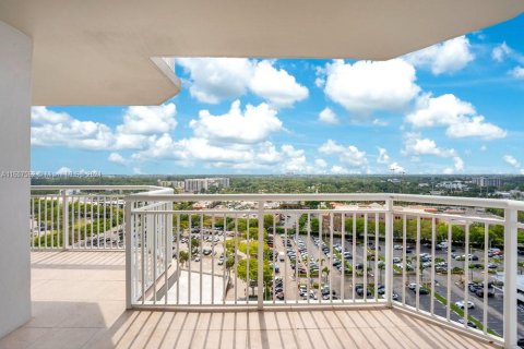 Condo in Aventura, Florida, 2 bedrooms  № 1229037 - photo 30