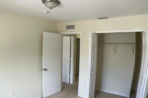 Townhouse in Homestead, Florida 3 bedrooms, 140.19 sq.m. № 1368703 - photo 24