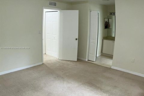 Townhouse in Homestead, Florida 3 bedrooms, 140.19 sq.m. № 1368703 - photo 17