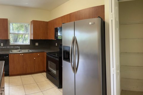 Townhouse in Homestead, Florida 3 bedrooms, 140.19 sq.m. № 1368703 - photo 11