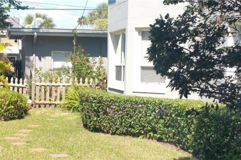 Immobilier commercial à vendre à Tampa, Floride: 4 chambres, 321.35 m2 № 1404770 - photo 6