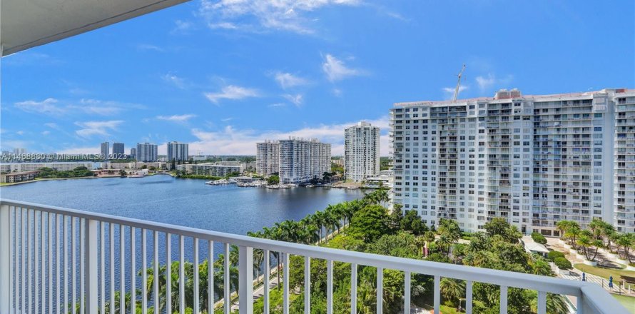 Condo in Aventura, Florida, 2 bedrooms  № 1311078