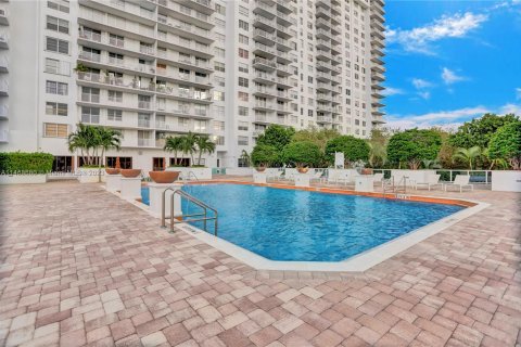 Condo in Aventura, Florida, 2 bedrooms  № 1311078 - photo 26