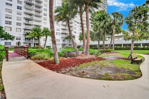 Condo in Aventura, Florida, 2 bedrooms  № 1311078 - photo 29