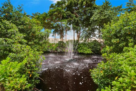 Condo in Aventura, Florida, 2 bedrooms  № 1311078 - photo 28