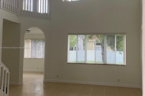 Villa ou maison à louer à Weston, Floride: 4 chambres, 225.2 m2 № 1368779 - photo 2