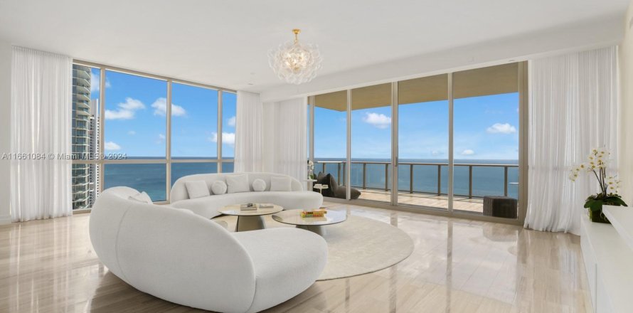 Condo in Sunny Isles Beach, Florida, 4 bedrooms  № 1368830