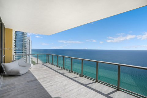 Condo in Sunny Isles Beach, Florida, 4 bedrooms  № 1368830 - photo 21