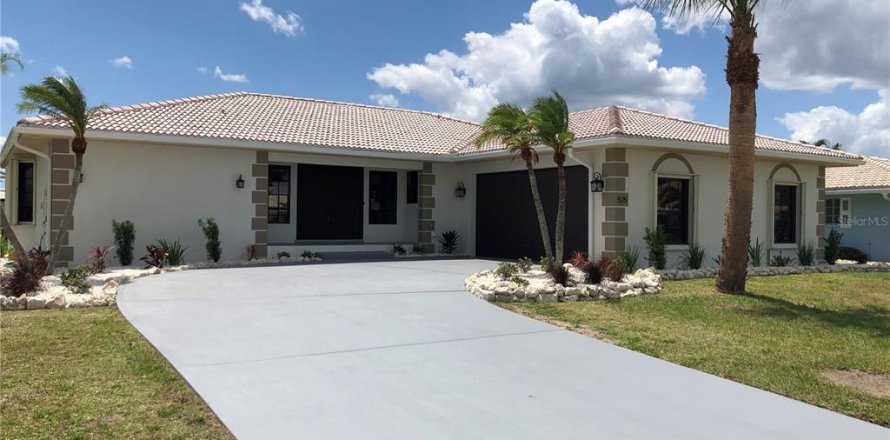 House in Punta Gorda, Florida 3 bedrooms, 168.62 sq.m. № 485940