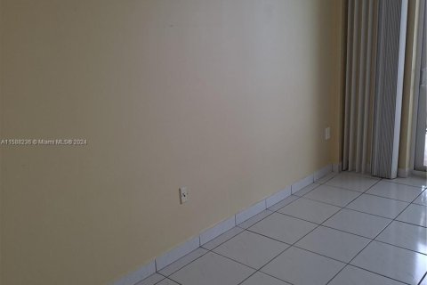 Copropriété à vendre à Miami, Floride: 1 chambre, 79.99 m2 № 1177725 - photo 9