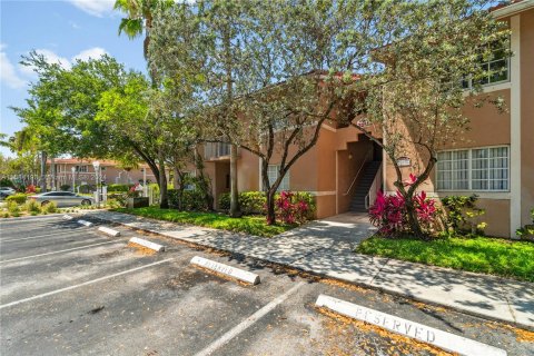 Condo in Davie, Florida, 2 bedrooms  № 1177641 - photo 1