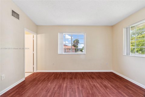 Condo in Davie, Florida, 2 bedrooms  № 1177641 - photo 4