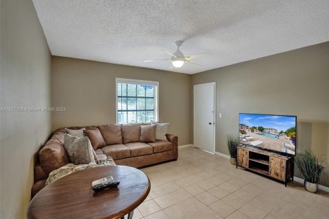 Copropriété à vendre à Fort Lauderdale, Floride: 2 chambres, 81.29 m2 № 643167 - photo 8
