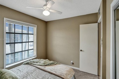 Copropriété à vendre à Fort Lauderdale, Floride: 2 chambres, 81.29 m2 № 643167 - photo 13