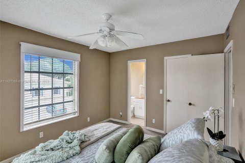 Купить кондоминиум в Форт-Лодердейл, Флорида 2 спальни, 81.29м2, № 643167 - фото 16