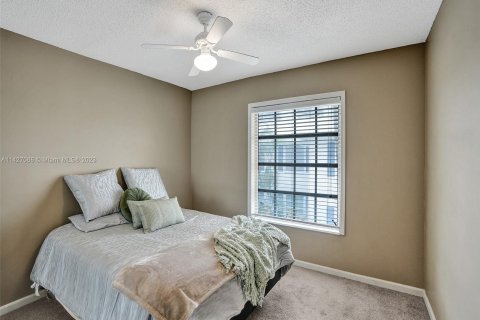 Condo in Fort Lauderdale, Florida, 2 bedrooms  № 643167 - photo 15