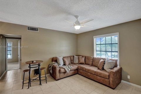 Copropriété à vendre à Fort Lauderdale, Floride: 2 chambres, 81.29 m2 № 643167 - photo 7