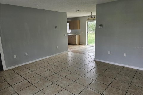 House in Dade City, Florida 5 bedrooms, 154.59 sq.m. № 1363624 - photo 3