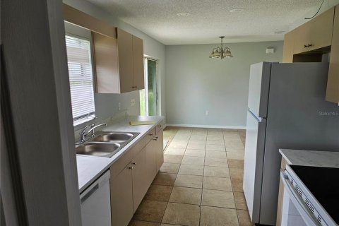 Casa en venta en Dade City, Florida, 5 dormitorios, 154.59 m2 № 1363624 - foto 5