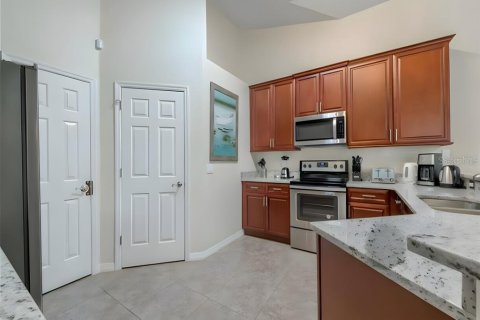 Casa en venta en Kissimmee, Florida, 5 dormitorios, 265.42 m2 № 1297145 - foto 7