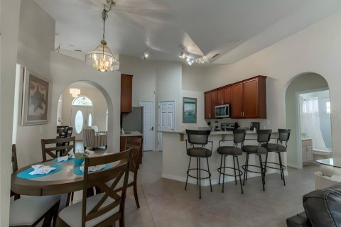 Villa ou maison à vendre à Kissimmee, Floride: 5 chambres, 265.42 m2 № 1297145 - photo 10