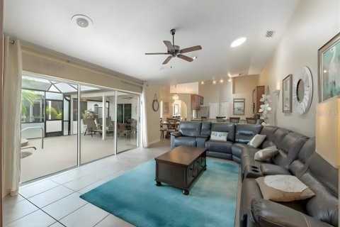 Villa ou maison à vendre à Kissimmee, Floride: 5 chambres, 265.42 m2 № 1297145 - photo 5