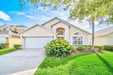 Villa ou maison à vendre à Kissimmee, Floride: 5 chambres, 180.23 m2 № 1297178 - photo 1