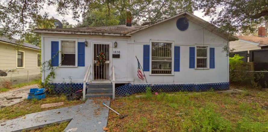 House in Jacksonville, Florida 3 bedrooms, 87.79 sq.m. № 879968