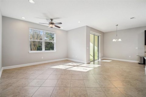 Townhouse in New Port Richey, Florida 3 bedrooms, 210.8 sq.m. № 925998 - photo 22